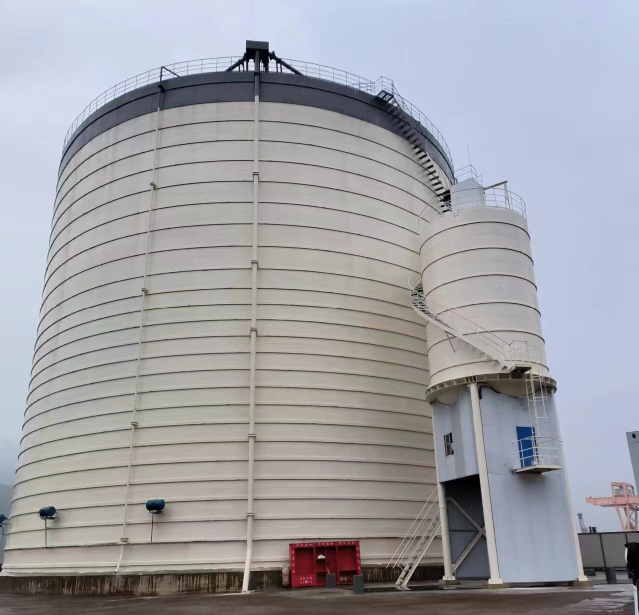 乌恰10万吨水泥钢板库